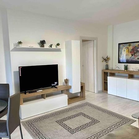 Appartamento Luminoso Domus Eur Rome Exterior photo
